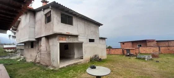 Lh Casa + 2 Apartamentos En Venta En Caneyes 
