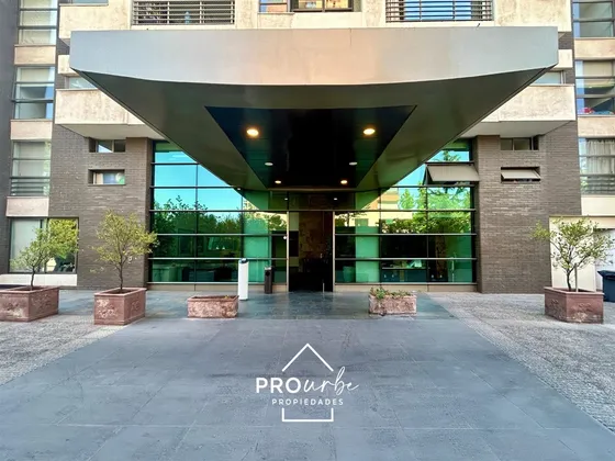 Departamento En Venta De 4 Dorm. En Las Condes L7 Metro