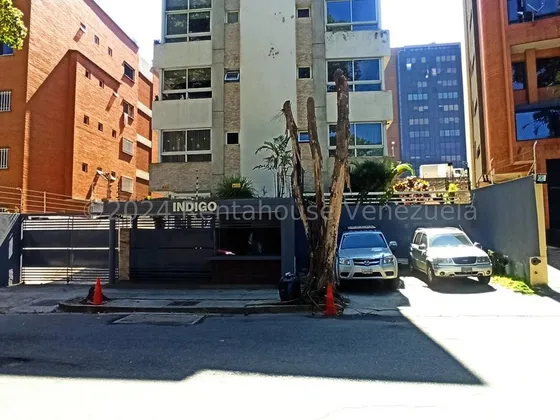 Espectacular Apartamento Ph Duplex En Calle Cerrada Con Seguridad En Venta En Los Naranjos De Las Mercedes Yf