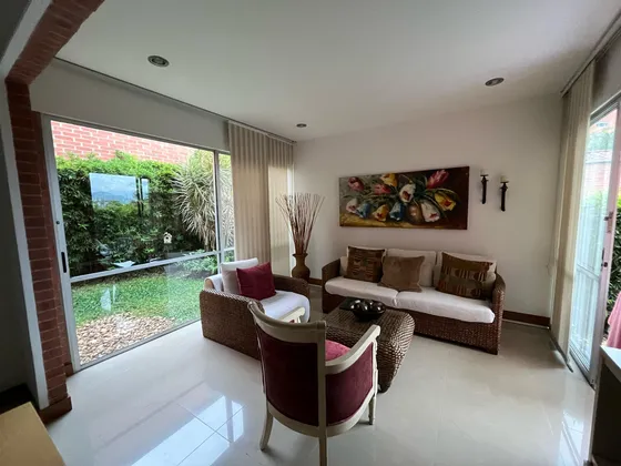 Arriendo Casa En Loma De Los Benedictinos