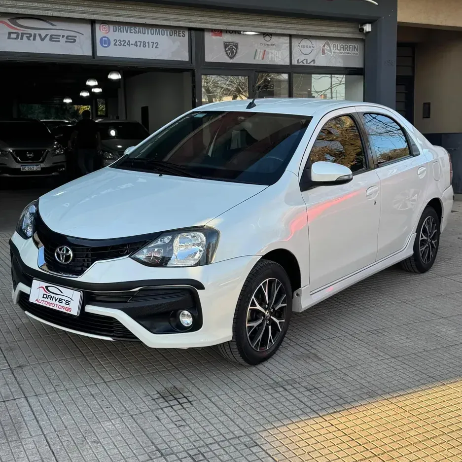 Toyota Etios 1.5 Sedan Platinum At
