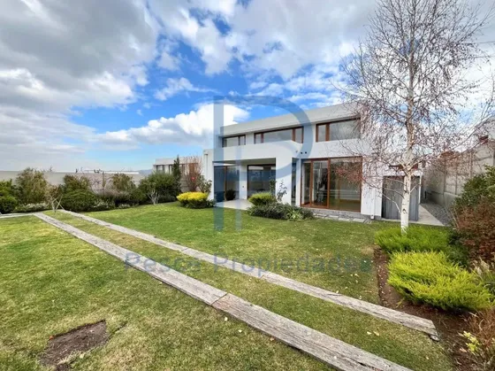 Casa Mediterránea Condominio|sector La Dehesa| 4d|4b