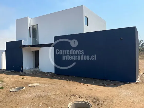 Casa En Venta De 3 Dorm. En Santo Domingo