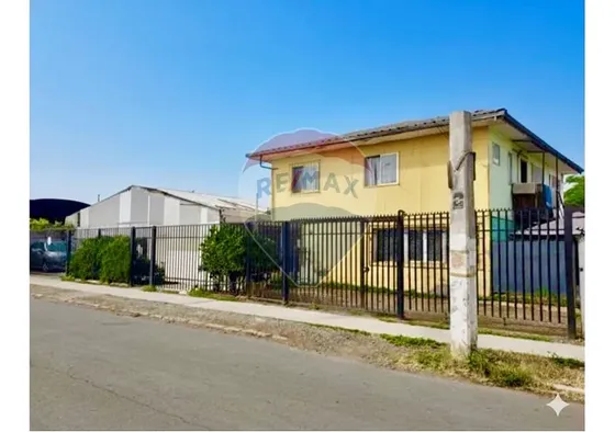 Oportunidad ! Casa Con Gran Espacio De Bodegaje