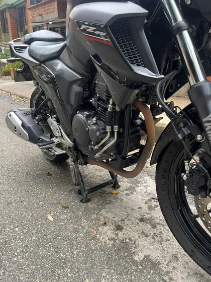 Fz 250, Único Dueño, Todo Original, Documentos Hasta 06/26