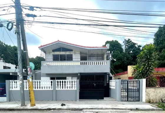 Casa Alma Rosa Primera Dos Casas En Una De 7 Habitaciones Cerca Del Dario Contreras 