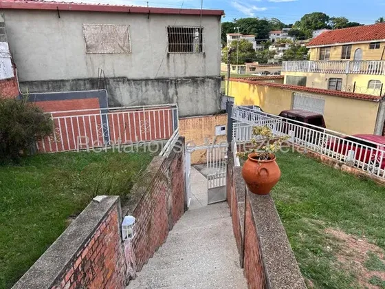 Karelys Medina Vende Esplendida Casa Quinta En Venta, Ubicada En Una De Las Zonas Mas Privilegiadas Y Fresca De La Ciudad Al Este De Barquisimeto