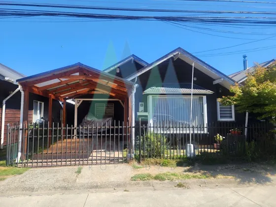 Casa En Venta De 3 Dorm. En Valdivia