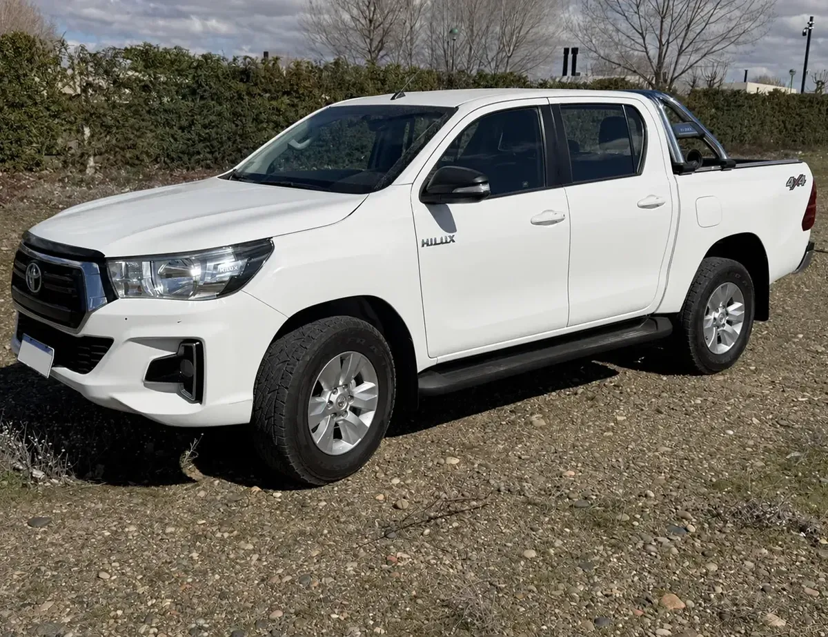 Toyota Hilux Pick-Up 2.8 Cd Sr 177cv 4x4