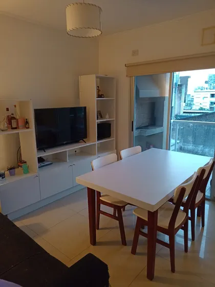 38 E/ 13 Y 14. Alquilamos Depto De 1 Dormitorio Con Balcon C/ Parrilla