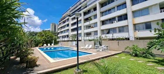185m2, Vendo Apartamento.,3hab., 2ba., 3est.,en Los Samanes. Piscina, Estudio, Vigilancia, Mls#25-3035