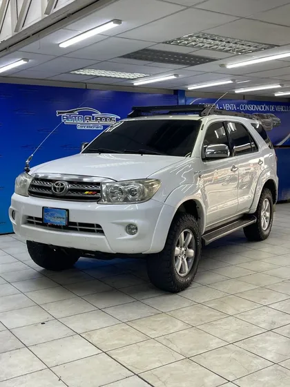 Toyota Fortuner 2010