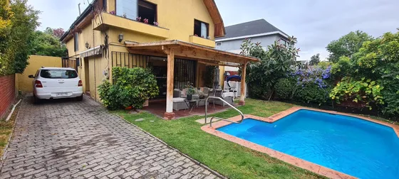 Linda Casa En Barrio Privilegiado De Las Condes