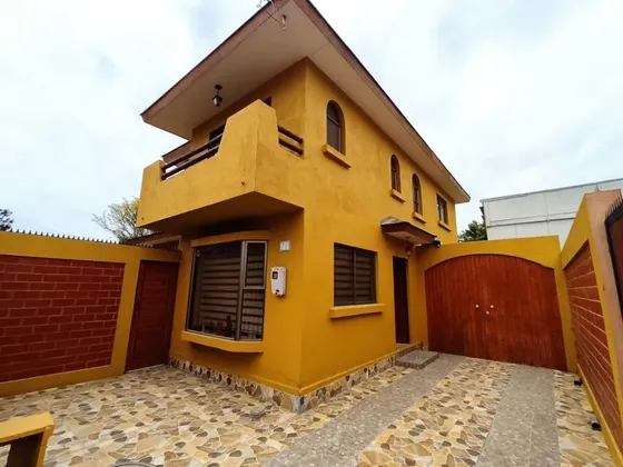 Hermosa Y Amplia Casa En La Herradura