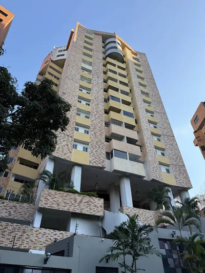 Apartamento De Lujo En El Parral - Se Escuchan Propuestas De Negociacion