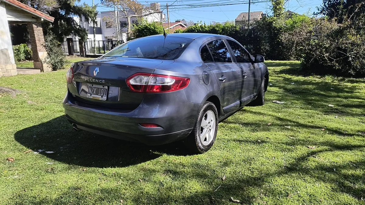 Renault Fluence 1.6 Confort Plus 110cv518070342894888962
