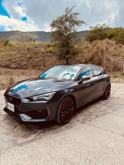 Cupra Leon 300hp