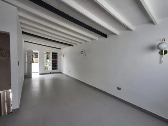  Casa En Arriendo Ubicada En Medellín Sector La Floresta (26925).