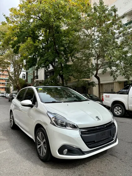 Peugeot 208 1.6 Feline Tiptronic