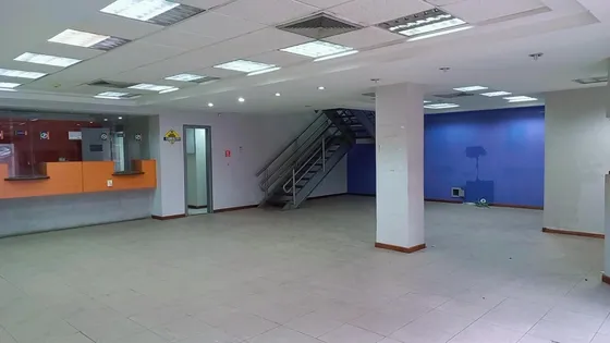 Espectacular Local En Venta Baruta Con Financiamiento. Negociable Amc