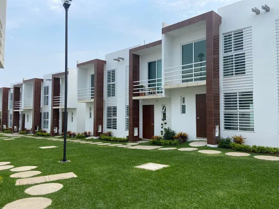 Casa Con Alberca En Jiutepec