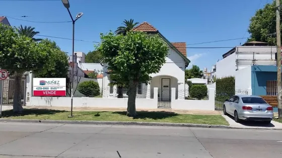 Venta Casa 5 Ambientes Bernal