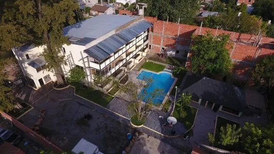 Terreno Con Departamentos Y Casa.  Inversor. 