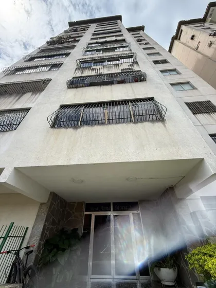 Apartamento En Venta Res Anna Maria 2  Av Bolivar                          Jc-lp