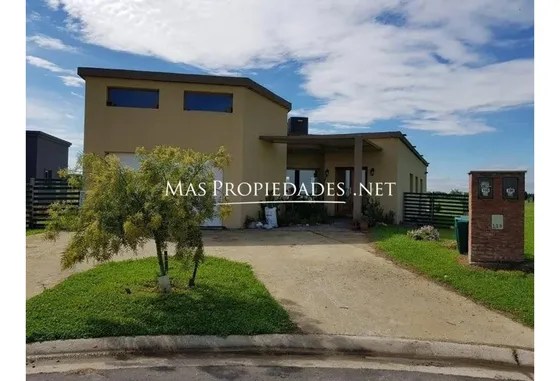 Casa En Venta En Pilar San Sebastián 5 Ambientes