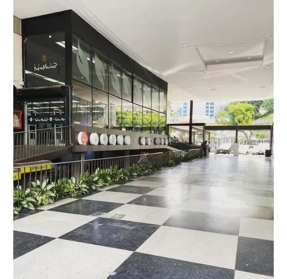 Alquilo Local Comercial 91 Mts2 Las Mercedes 5488