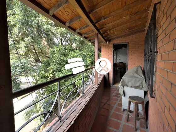 Venta Casa Lote 227.75m2, Laureles