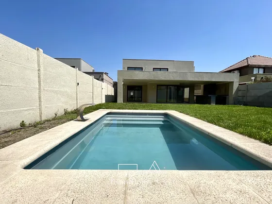 En Venta / Opción De Arriendo Con Promesa De Compra
