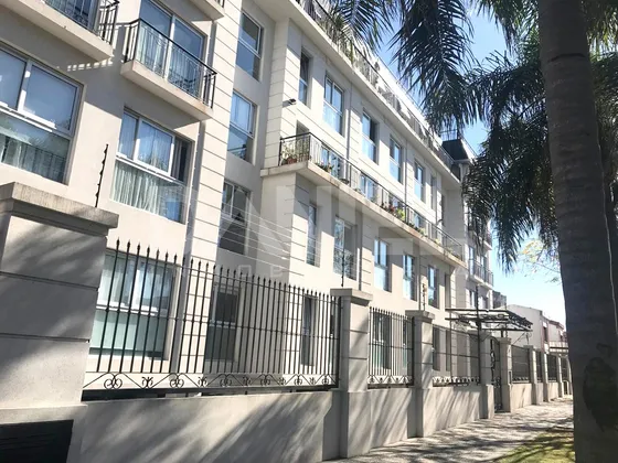 Excelente Departamento Dos Ambientes Con Cochera En Edificio Los Tilos I, Ituzaingo Centro