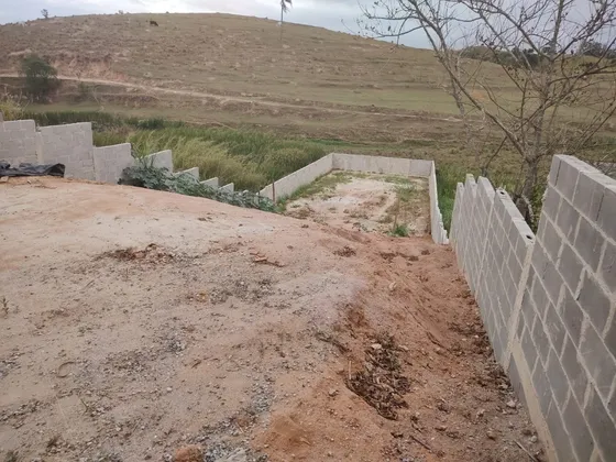 Terreno Em Rua Sem Saída Em Bairro Residencial Bem Tranquilo De Morar