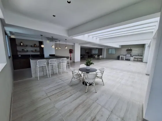 Apartamento En Alquiler En Evaristo Morales 2 Habitaciones 2 Parqueos 2 Baños