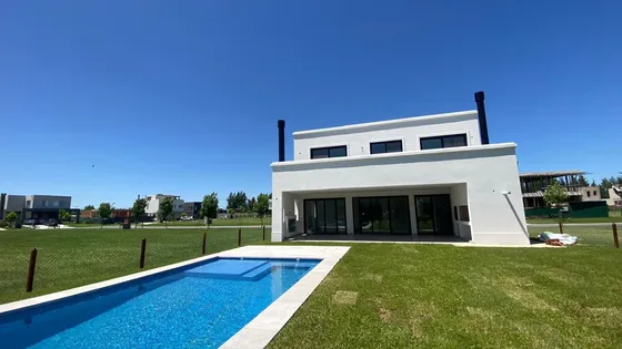 Casa En Venta A Estrenar En Carpinchos - Nordelta