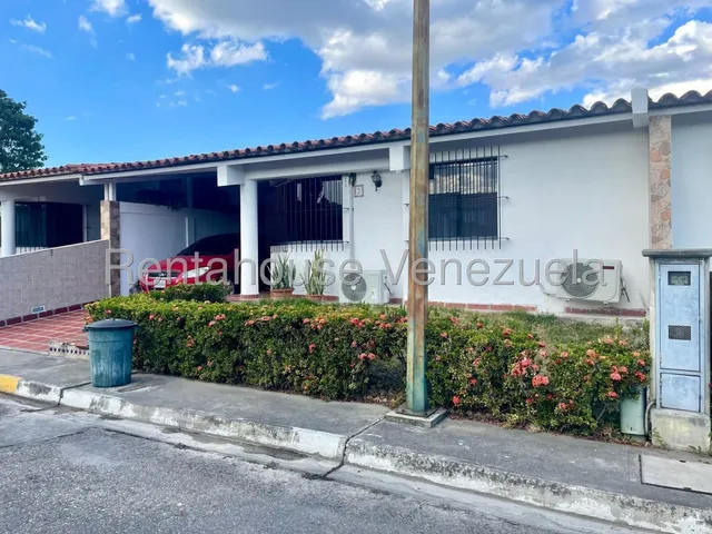 Bella Casa En Venta En En Urbanización Privada De Cabudare - Increíble Oferta