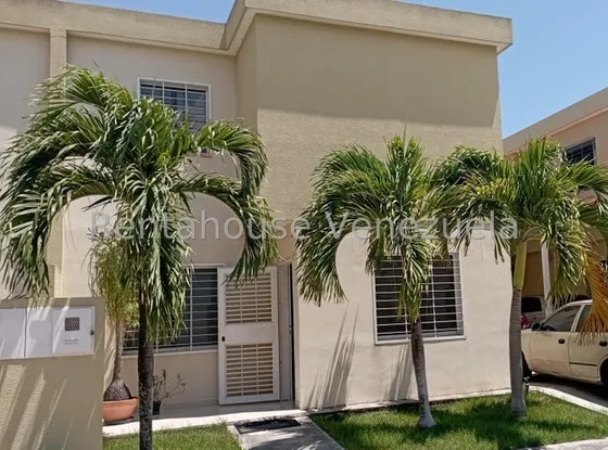 Hector Piña Vende Casa Moderna En Excelente Zona De Cabudare, 25-5567