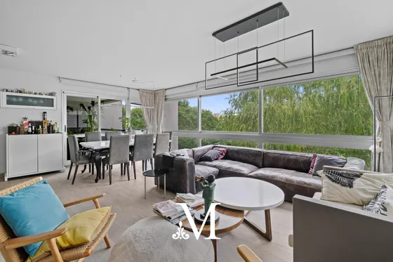 Piso En Torre Bajo Belgrano, Balcón, Terraza, Parrilla, Amenities, Seguridad 24hs, 2 Cocheras