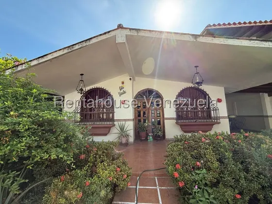 Casa En Venta En Los Overos Turmero, Rah 26-17139 Meglisf