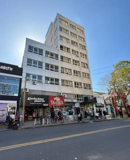 En Venta En Caseros Centro Oficina De 21m2 Con Baño Y Cocina Sectorizada F: 10220