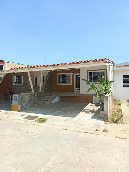 Casa En Alquiler En Lomas De La Hacienda San Diego Gavip 