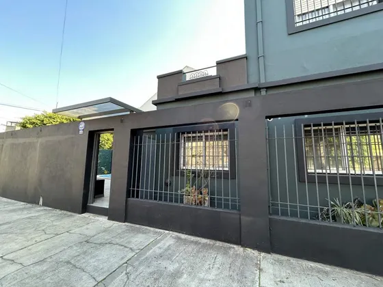 Hermosa Propiedad De 5 Ambientes En Caseros