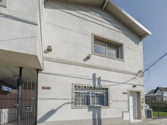 Casa Tipo Ph En Venta 3 Ambientes Castelar
