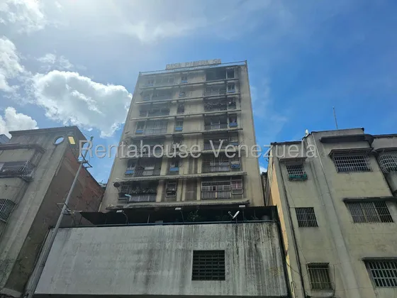 Apartamento Piso Medio 120,14m², 3h, 2b, 1p, Mls #25-23847 En Venta En Parroquia La Candelaria, Moderno Y Amplio Ubicado En Plena Av.  Universidad A Una Cuadra De La Av. Bolívar  / Isabel Gómez