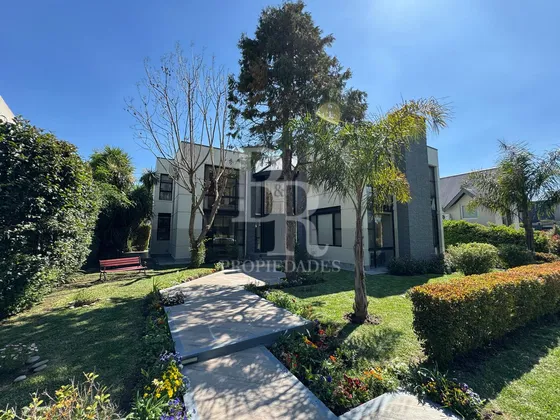 Excelente Casa Moderna En Venta - Miraflores Country Club 