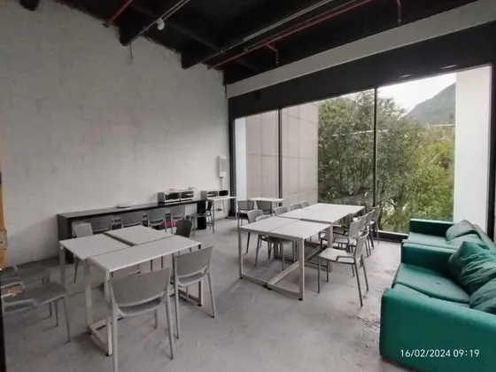 Local En Arriendo En Las Aguas. Cod A1038458