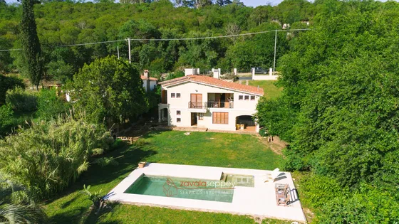 Casa En Venta - Salsipuedes - 3 Dormitorios En Suite - Pileta Y Cochera