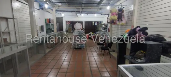 Rent-a-house Ofrece En Alquiler Local Comercial, Ubicado En La Zona Colonial De Petare Jm-rc 25:24519