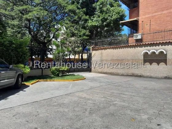 Apartamento En Alquiler Zona Este Avenida Lara Barquisimeto Jhanoski Rodriguez Te Alquila Con Gran Ubicacion, Amplio Apartamento 